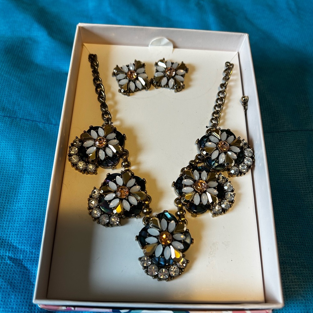 Vintage Floral Statement Necklace and Earring Set